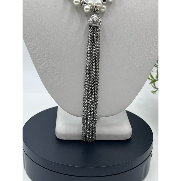WHITE HOUSE BLACK
MARKET Pearl Tassel Pave Crystal Accents Necklace - Picture 2 of 15